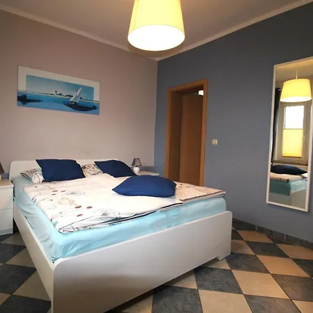 Kapitaenshaus Fw 1 Eg Li *